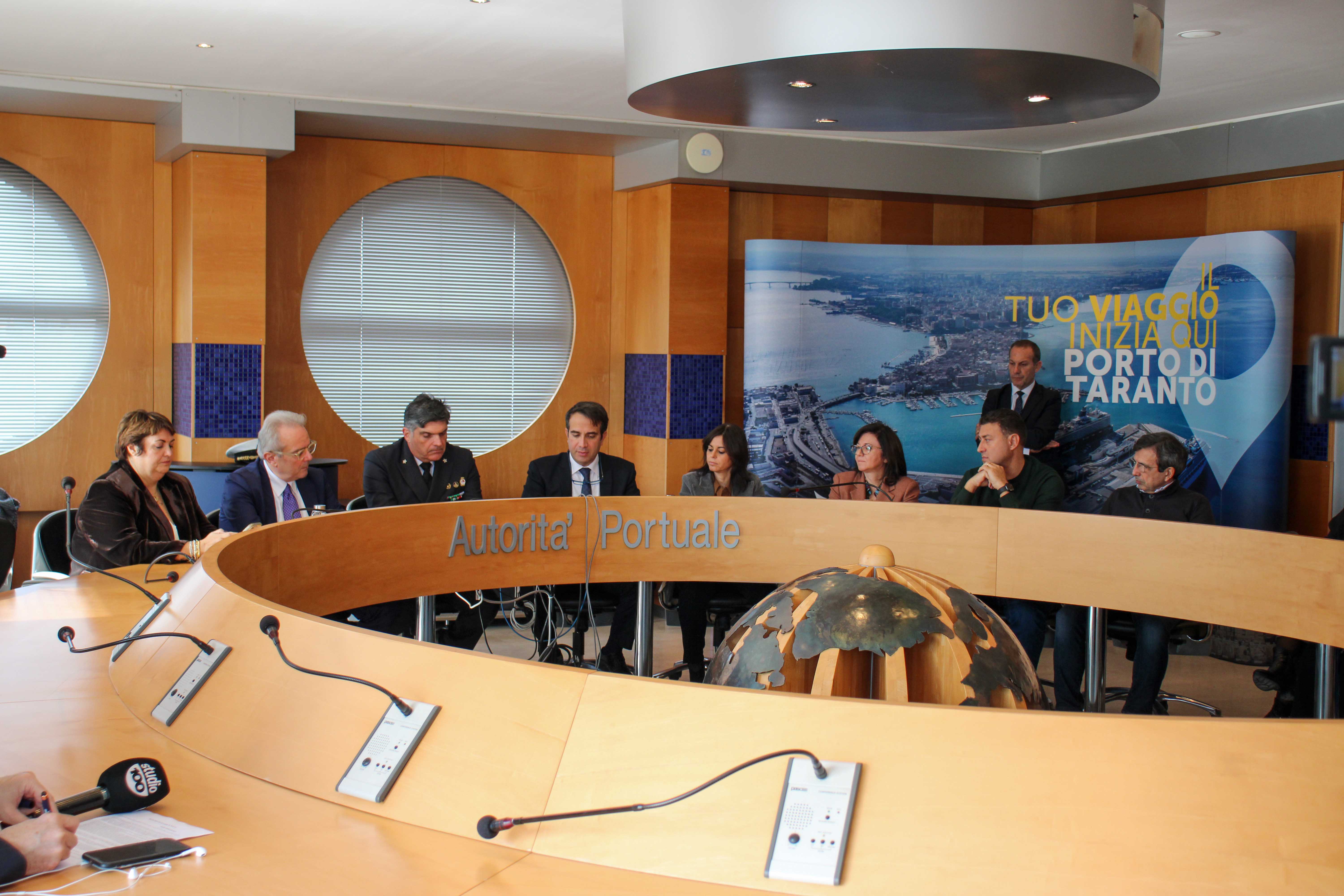 2025 11 21 conferenza stampa gugliotti porto taranto 12